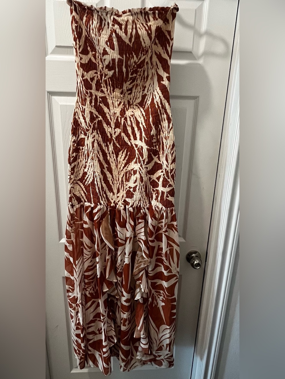 Elegant Strapless Orange and White Dress - Picture 3 of 5